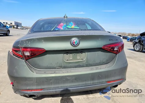 2020 Alfa Romeo Giulia z USA, uszkodzony, nr VIN ZARFAMAN2L7636042